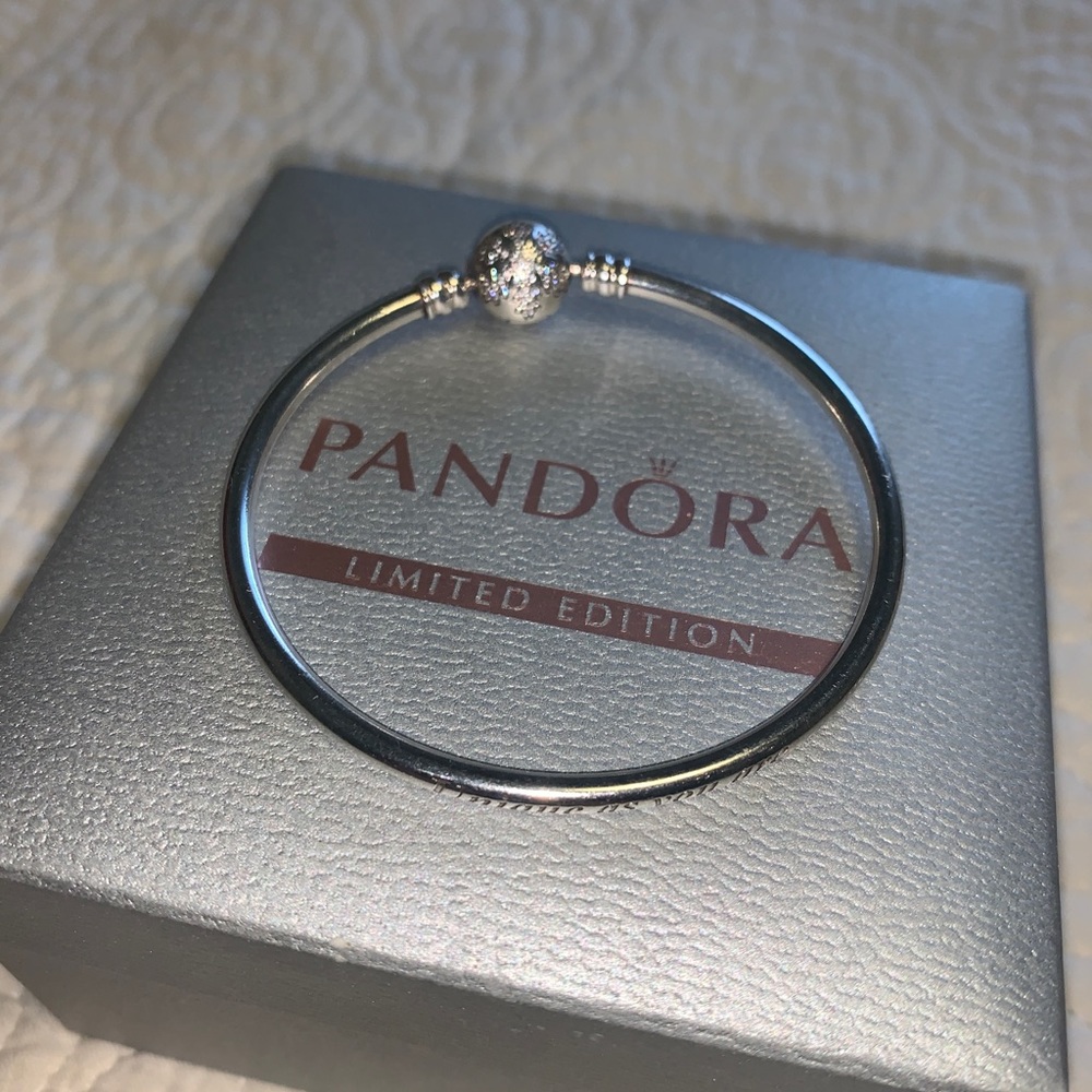 Pandora bangle limited edition